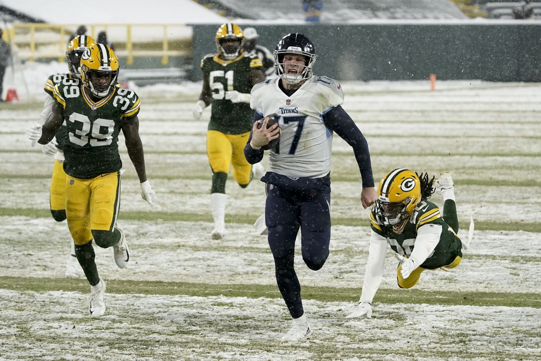 Packers 40, Titans 14